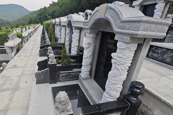 沈阳树葬墓园地理位置:便捷与宁静的平衡 沈阳树葬墓园地理位置:便捷与宁静的平衡